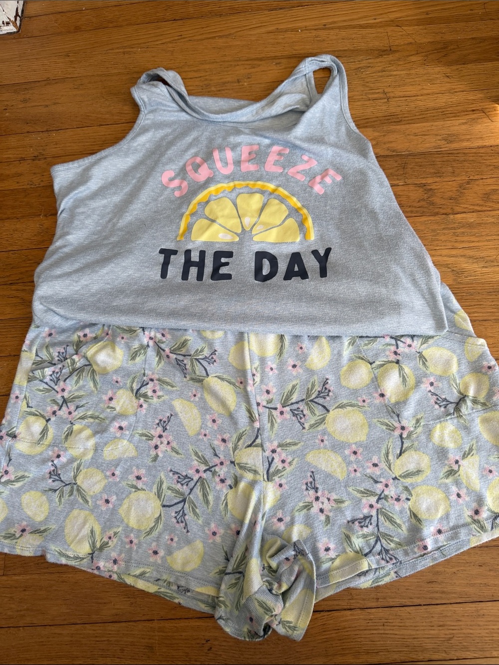 Secret Treasures women’s 2X pajama tank/short Lemon Print